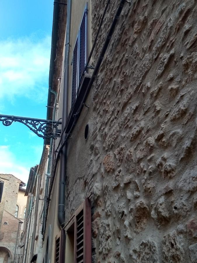 Appartamento Il Mandorlo Nel Centro Di Volterra Exterior foto