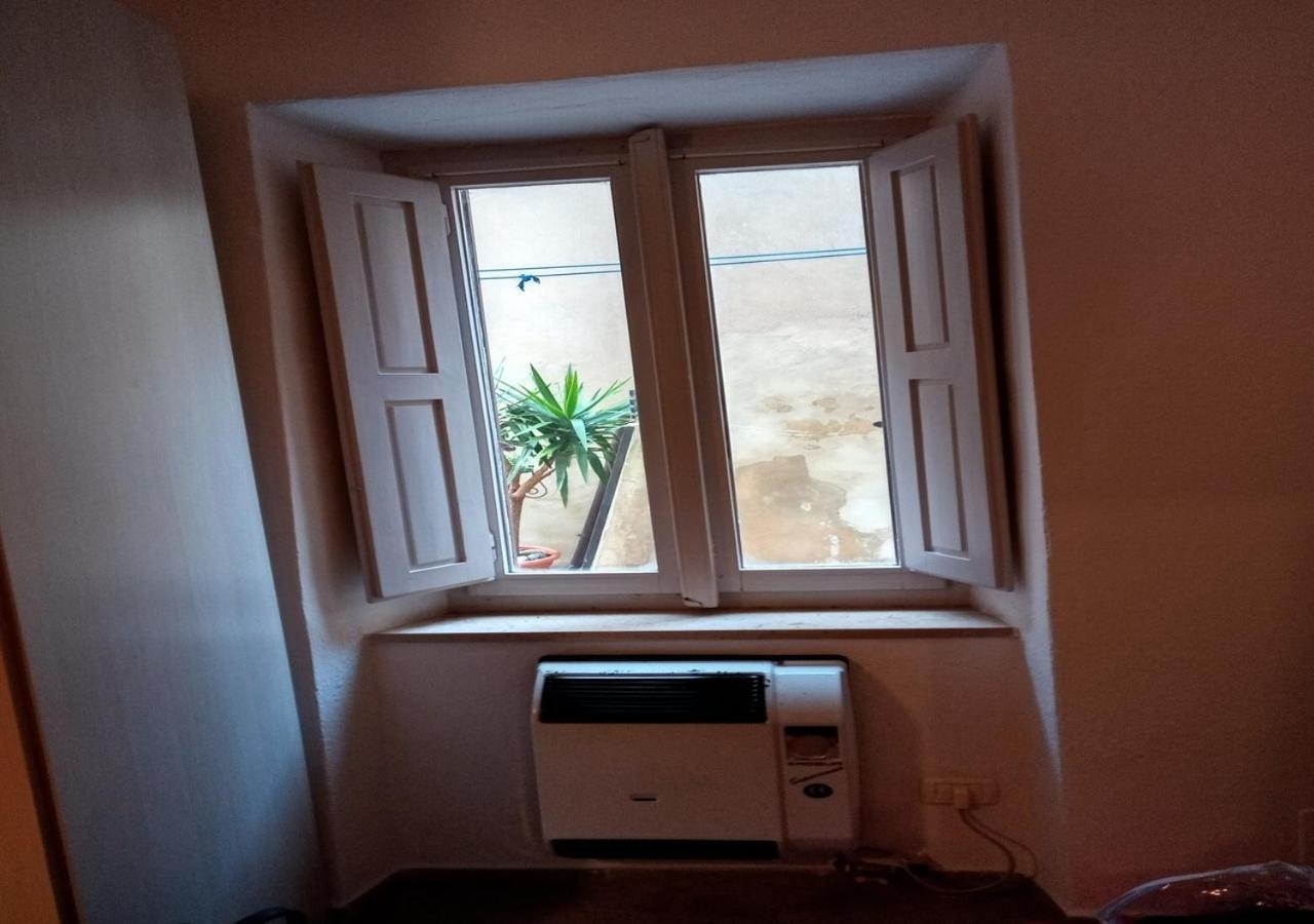 Appartamento Il Mandorlo Nel Centro Di Volterra Exterior foto